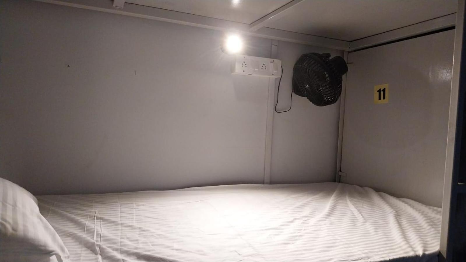 Saffron Dormitory Goregaon East 뭄바이 외부 사진